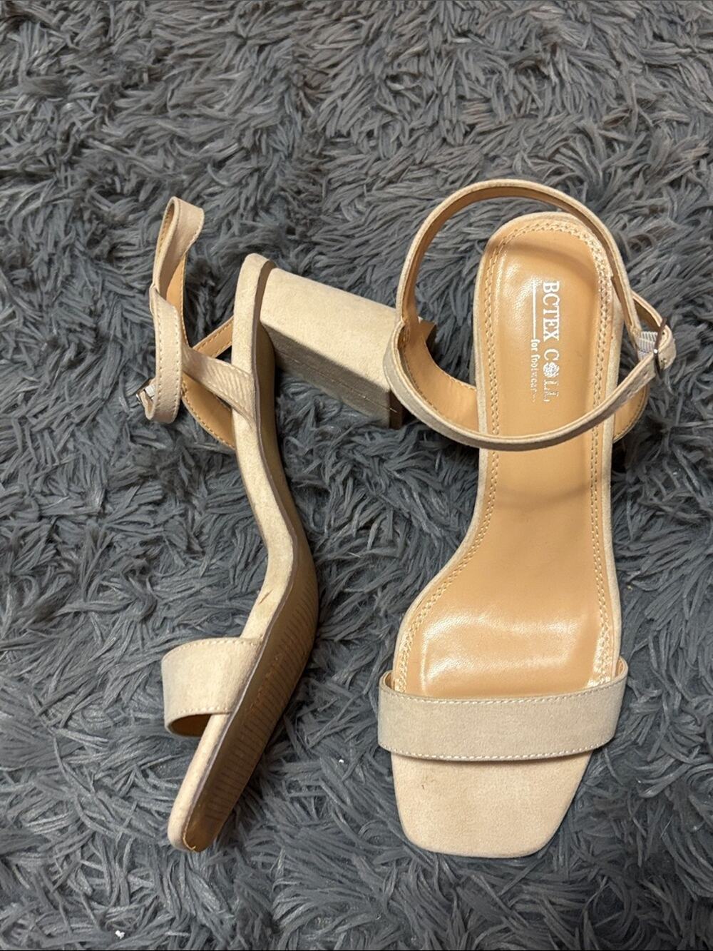 Women's Beige suede Block Heel Sandals size 9 EUC